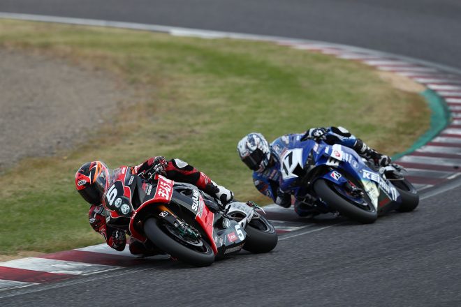 渡辺一樹（YOSHIMURA SUZUKI MOTUL RACING）、清成龍一（Keihin Honda Dream SI Racing）／2020年全日本ロード最終戦鈴鹿 JSB1000 レース2