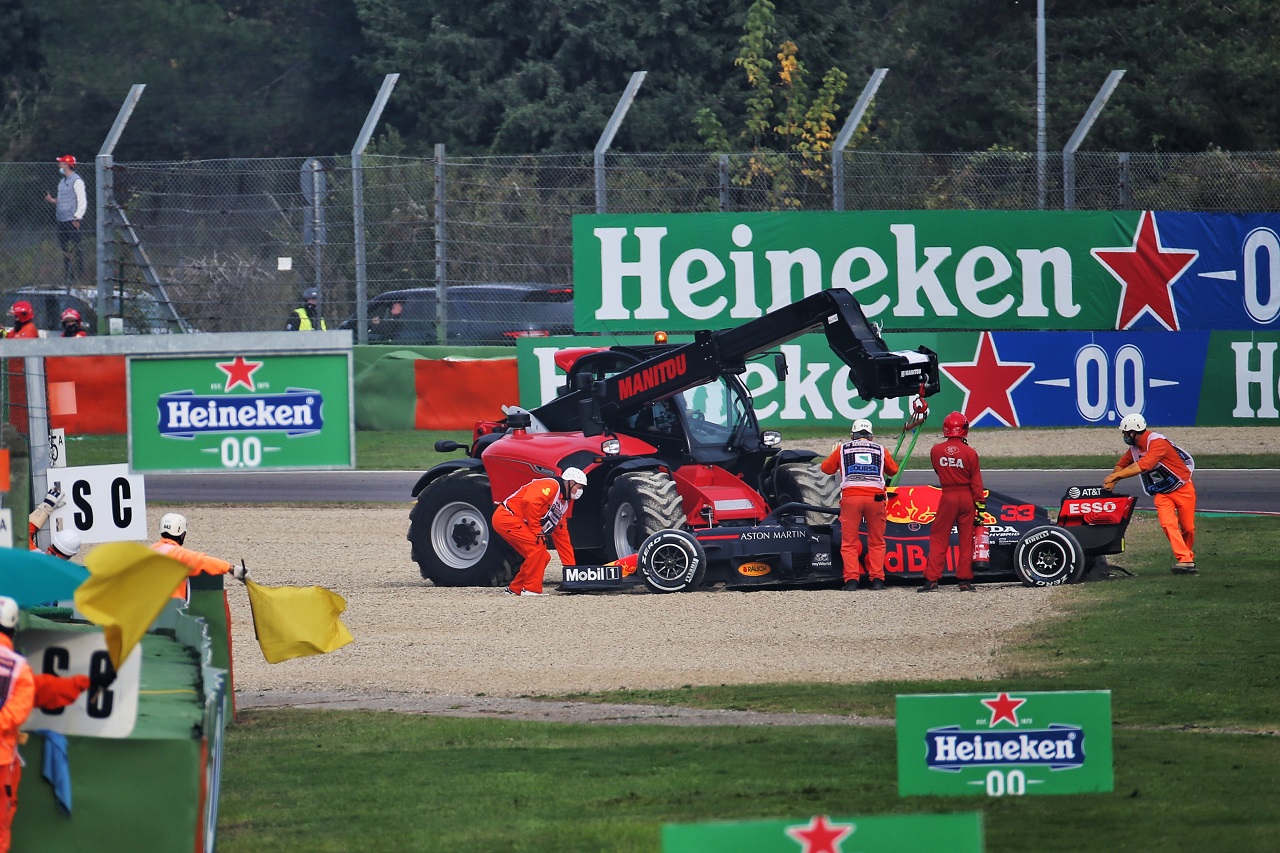 2020年F1第13戦エミリア・ロマーニャGP　マックス・フェルスタッペン（レッドブル・ホンダ）、タイヤトラブルによりリタイア