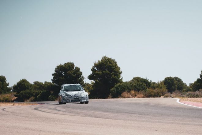 既存のRX2インターナショナル・シリーズ向けとなるスーパーカー・ライトの車両に対し、この『RXe2』はパワーで+24％、トルクで+14％と、両方の出力が向上している