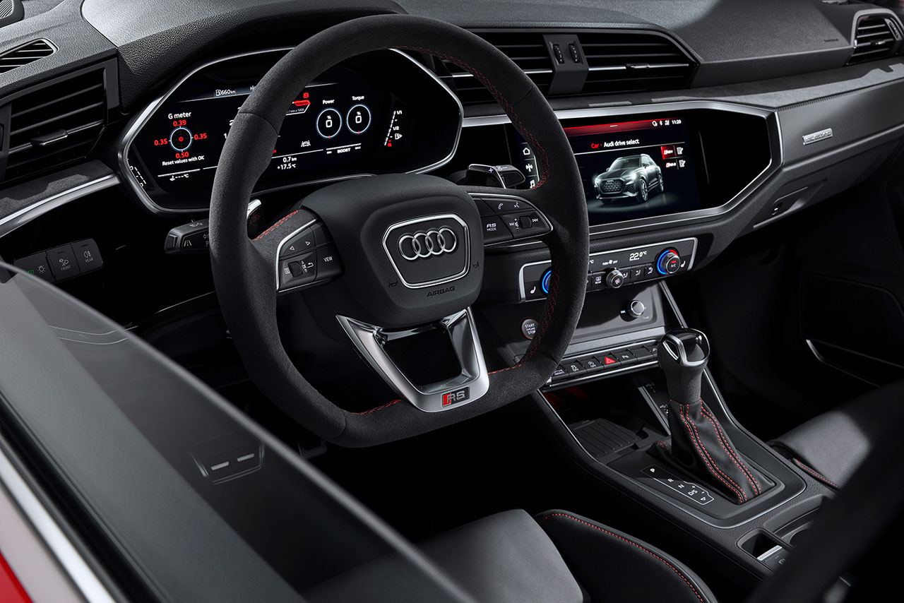 RS Q3のインパネまわり