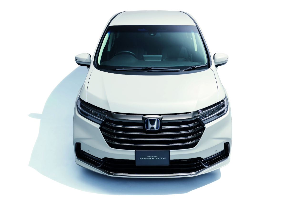 ホンダ・オデッセイ e:HEV ABSOLUTE（ボディカラー：プラチナホワイト・パール）