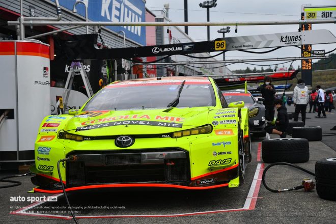 TOYOTA GR SPORT PRIUS PHV apr GT