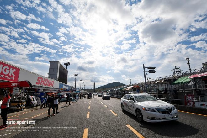 2020年スーパーGT第7戦もてぎ　ドライブスルーピットウォークの様子