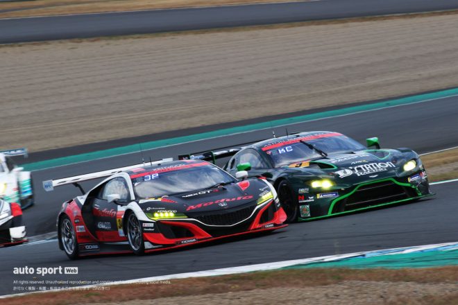 2020年スーパーGT第7戦もてぎ　Modulo KENWOOD NSX GT3とPACIFIC NAC D’station Vantage GT3