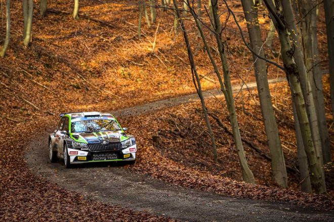 第2戦勝者で急遽シュコダ・ファビアR5 エボ2をドライブした19歳のオリバー・ソルベルグは、初日2回のパンクに泣く