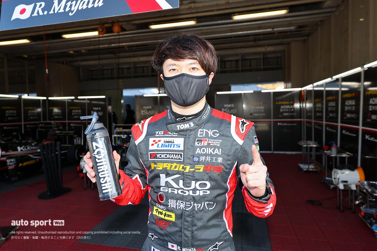 宮田莉朋（カローラ中京 Kuo TOM'S 320）