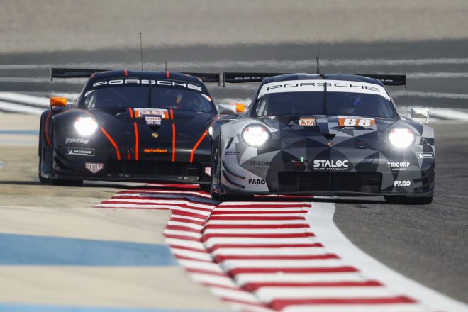 デンプシー・プロトン・レーシングの88号車ポルシェ911 RSRと、ガルフ・レーシングの86号車ポルシェ911 RSR