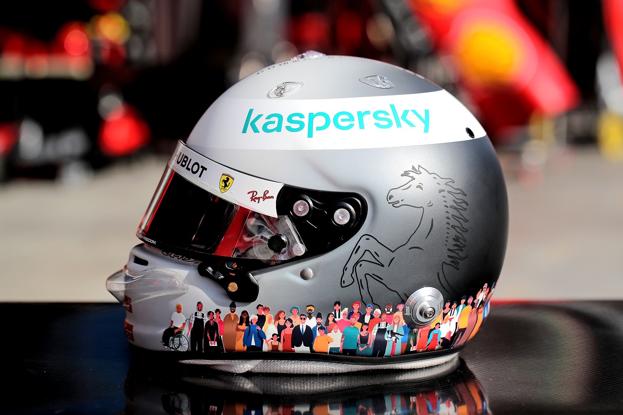 2020年F1第14戦トルコGP　セバスチャン・ベッテル（フェラーリ）のスペシャルデザインヘルメット