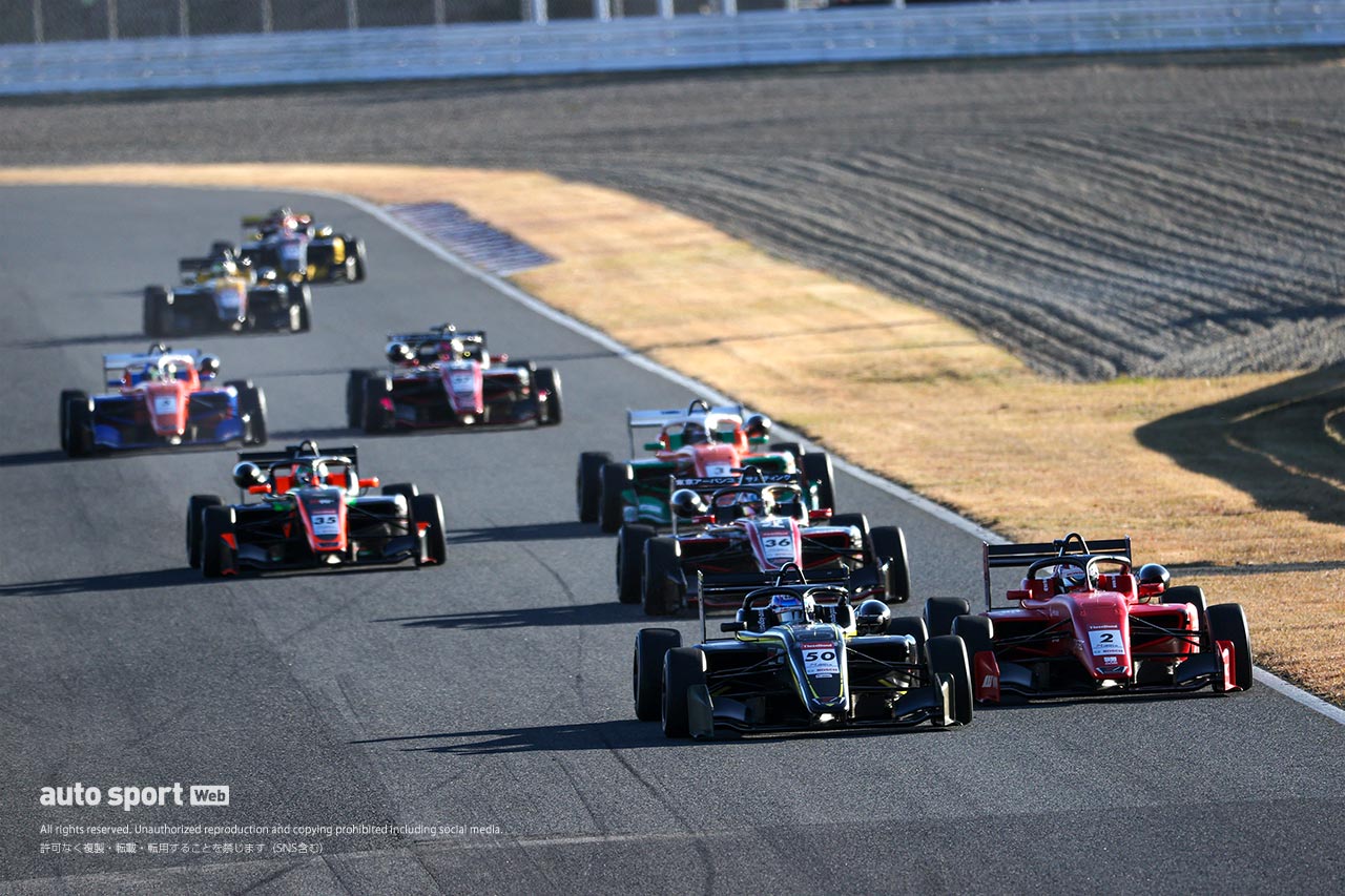 スーパーフォーミュラ・ライツ第10戦のスタートシーン