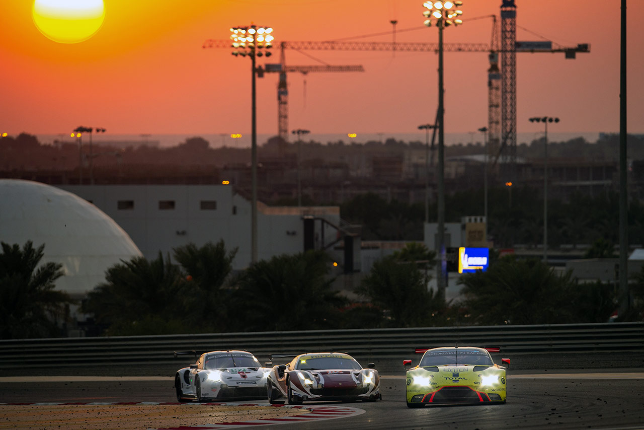 夕陽を受けてレースが晋WEC第8戦バーレーン