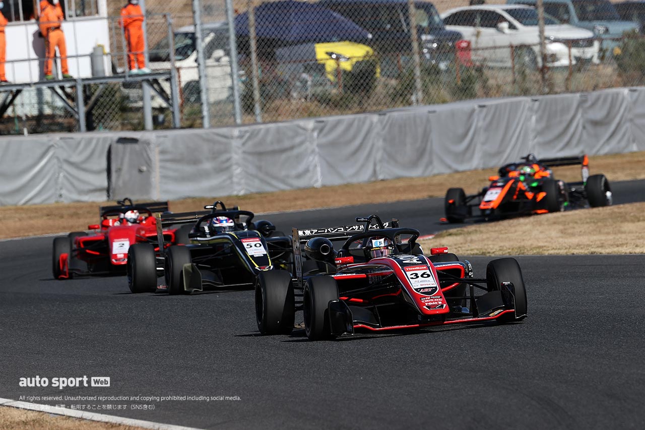 宮田莉朋（カローラ中京 Kuo TOM'S 320）