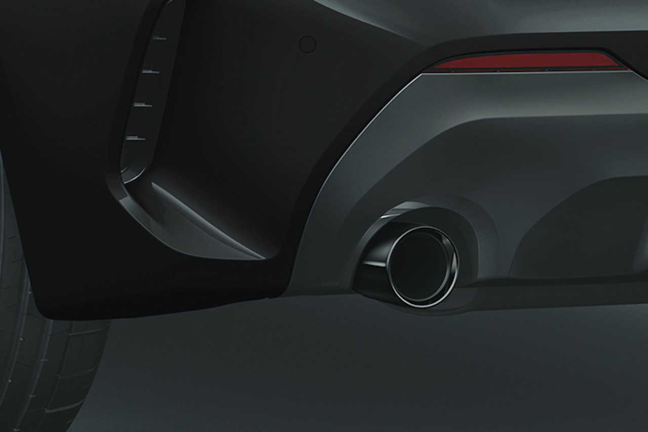 最高出力150PS／4000rpm、最大トルク350Nm／1750rpm-2500rpmを発揮する力強い走りに加え、リヤ左右に径90mmのエキゾースト・テールパイプを装備する