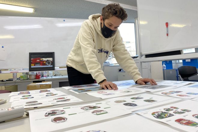 全部で40件の応募があった今回の企画。フェネストラズ自ら選考を行った。