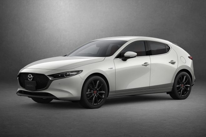 2020 MAZDA3 FASTBACK 100周年特別記念車　SKYACTIV-X搭載