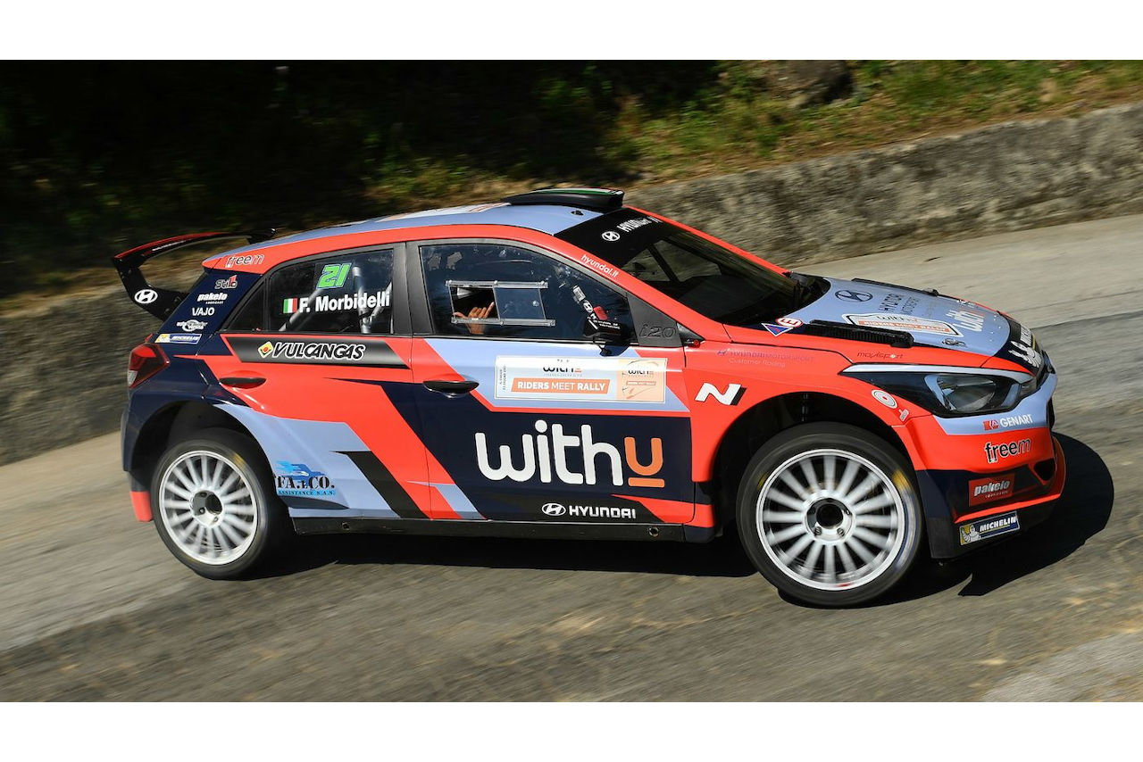 ヒュンダイi20 R5のドライブを体験したフランコ・モルビデリ