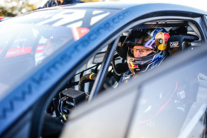 WorldRX復帰のシーズンは、ファミリーチームのKMSから参戦。カスタマースペックの車両ながらも、他を圧倒するスピードを披露した