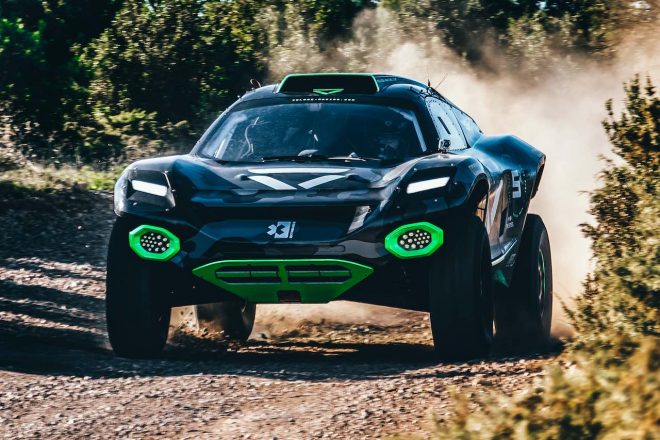 彼女はすでに南仏フォンジョンクーズにあるオフロードトラックで『ODYSSEY 21』のドライブを経験している