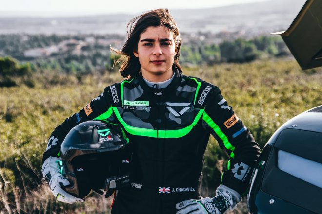 「彼女は若くして信じられないほどの成功を収めたドライバーであり、誰にとっても未知のシリーズでも必ず競争力を発揮するはず」と、シリーズCEOのアレハンドロ・アガグも期待を寄せる