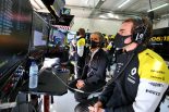 2020年F1エミリア・ロマーニャGPを訪れたフェルナンド・アロンソとルノーのノンエグゼクティブチェアマン、アラン・プロスト