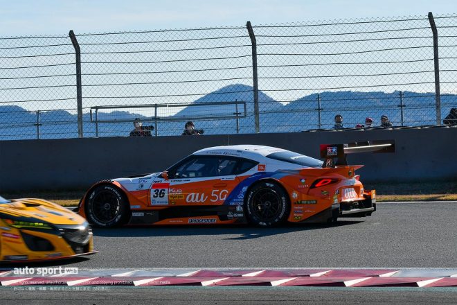 公式練習中にスピンを喫したau TOM’S GR Supra