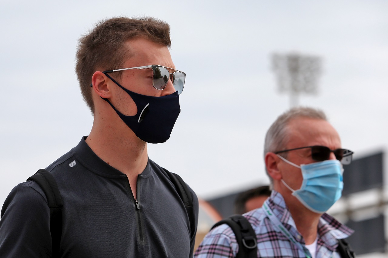 2020年F1第15戦バーレーンGP　ダニール・クビアト（アルファタウリ・ホンダ）と父のヴャチェスラフ・クビアトさん