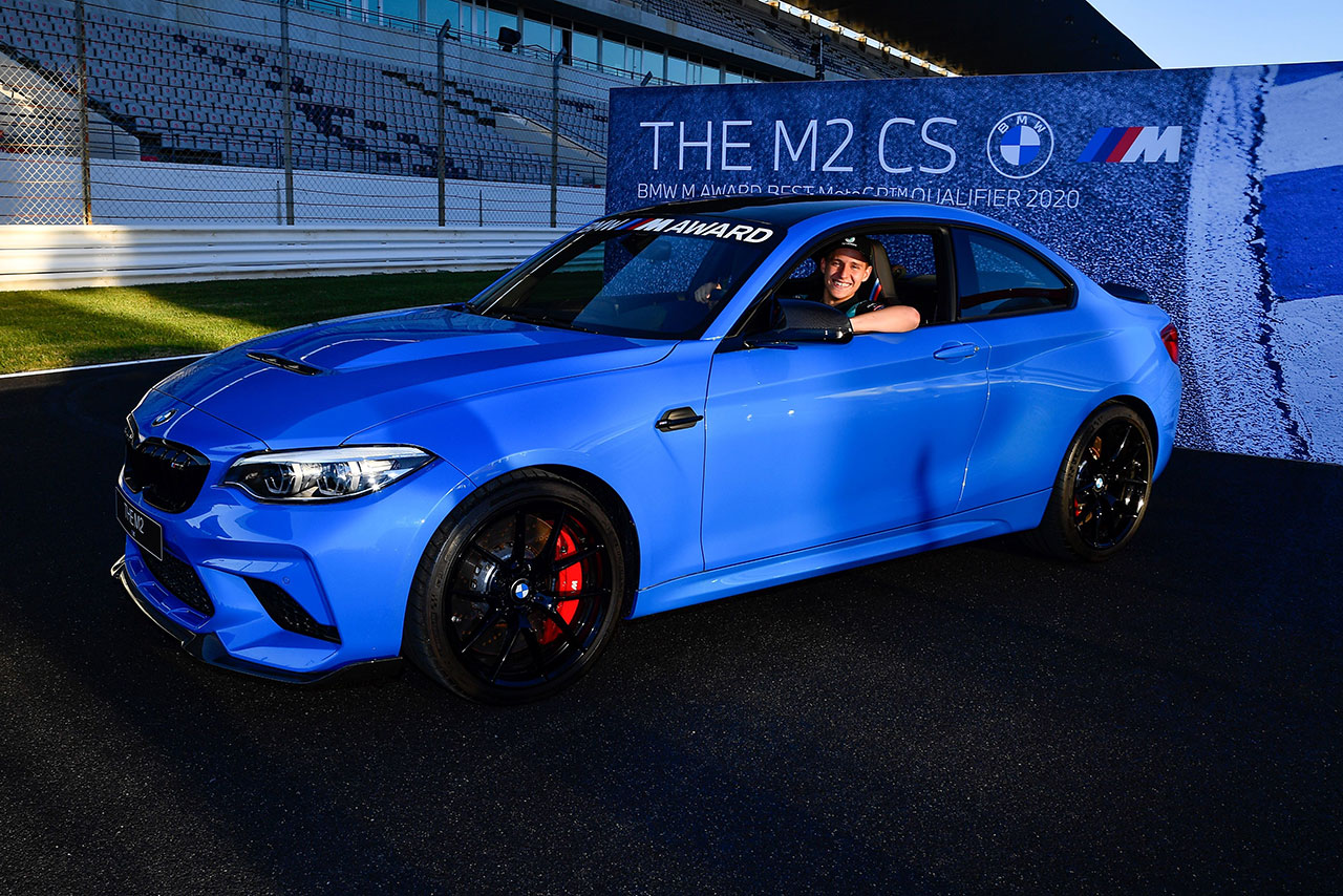 2020MotoGP：BMW・M・アワードの副賞『BMW M2 CS』に乗るファビオ・クアルタラロ（ペトロナス・ヤマハSRT）