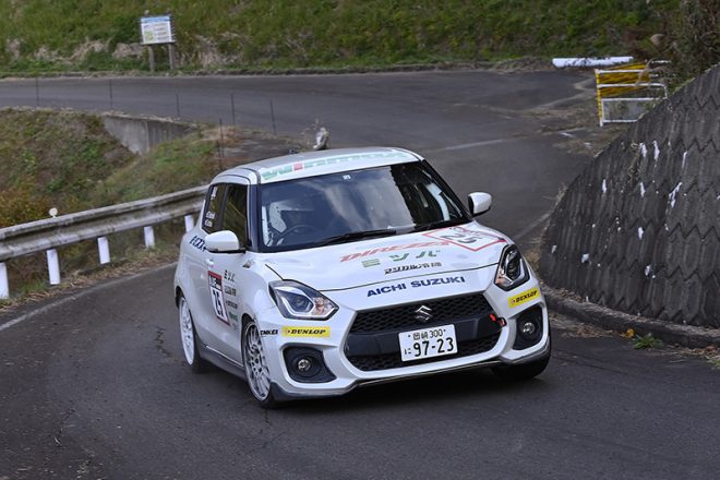 JN4クラス優勝　高橋悟志／立久井和子