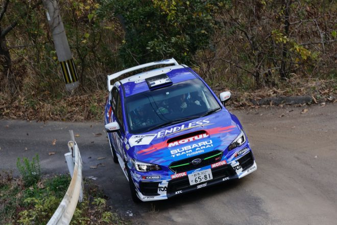 4位でフィニッシュした新井敏／田中直哉