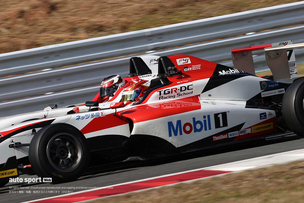 平良響（TGR-DC RS トムススピリットF4）と小川颯太（WARMTECH SkillSpeed）