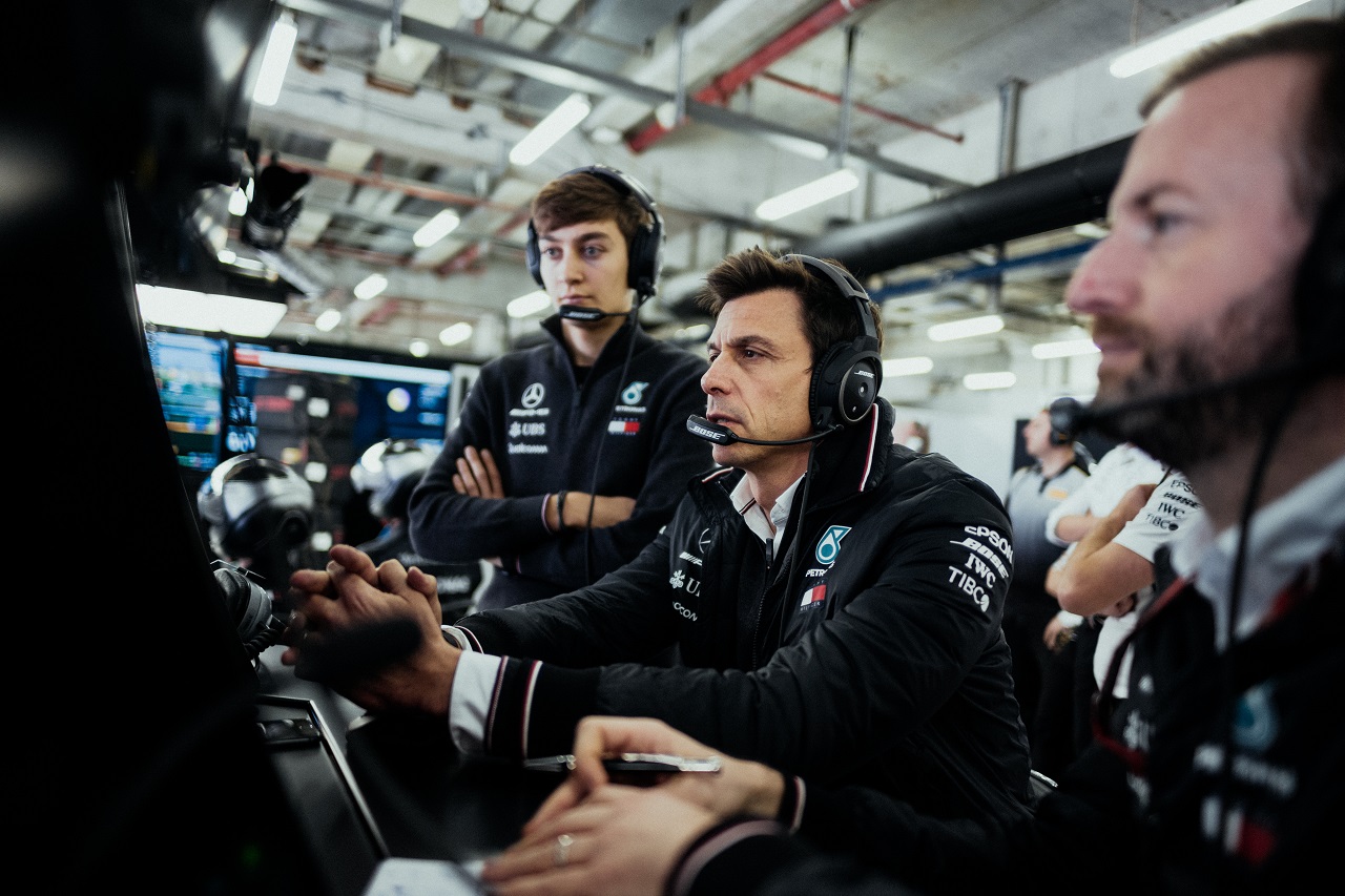 メルセデスF1代表トト・ウォルフとジョージ・ラッセル