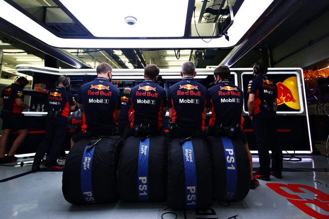 2020年F1第16戦サクヒールGP　アストンマーティン・レッドブル・レーシング