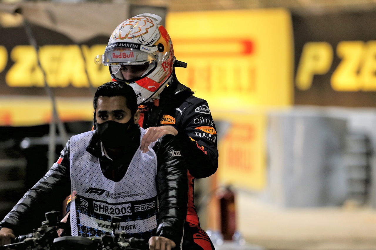 2020年F1第16戦サクヒールGP決勝　アクシデントに巻き込まれる形でリタイアしたマックス・フェルスタッペン（レッドブル・ホンダ）