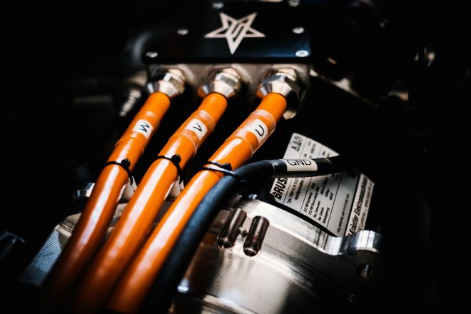 その『プロジェクトE』は、オーストリアのSTARDが製作したパワートレインが主流となっている