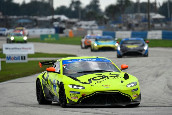 アークエンジェル・モータースポーツの7号車アストンマーティン・バンテージGT4