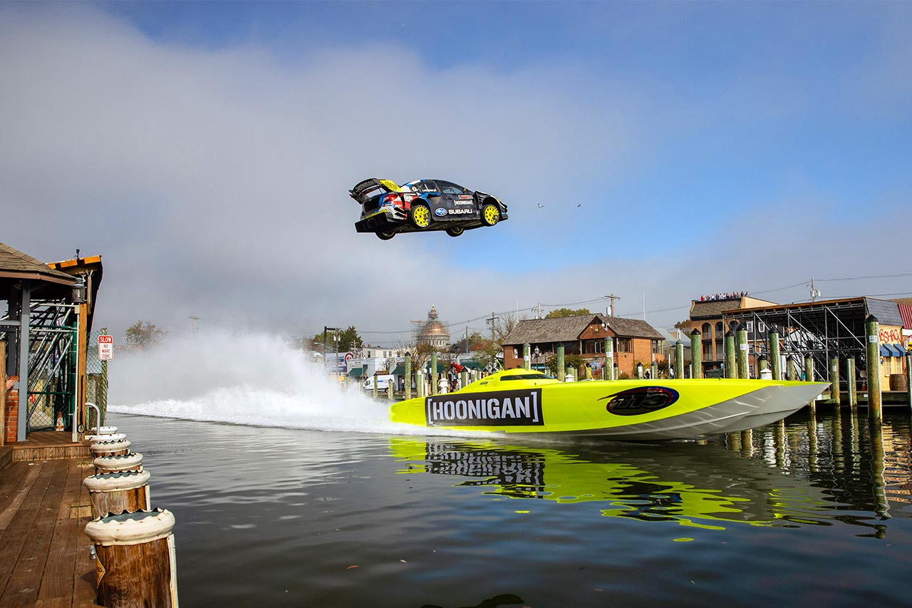 大ジャンプをみせるパストラーナのスバルWRX STI