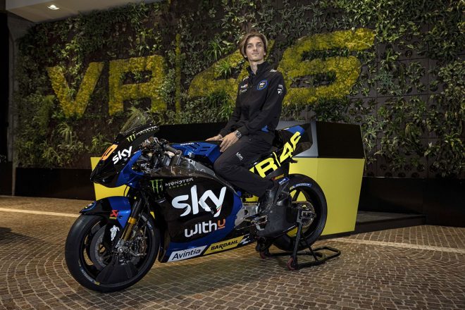 2021年に駆るドゥカティ デスモセディチGPのカラーリングを公開したルカ・マリーニ（エスポンソラーマ・レーシング）