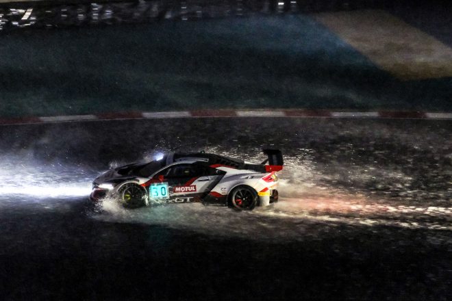 スタートから8時間過ぎまでレースを支配したNSX GT3だったが……。