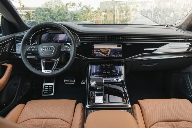 アウディRS Q8のインテリア。他のRSモデルと同様、スポーツシートが備わる