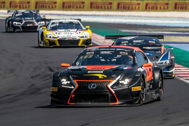 2020年のGTワールドチャレンジ・ヨーロッパに参戦したテック1・レーシングの15号車レクサスRC F GT3