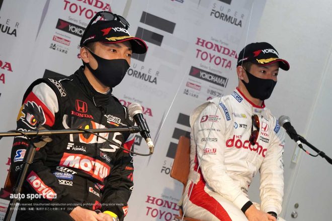 予選後会見に登場した野尻智紀（TEAM MUGEN）と山本尚貴（DOCOMO TEAM DANDELION RACING）