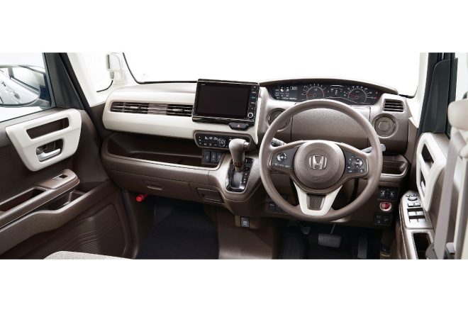 ホンダN-BOX EX（インテリア：コクピット・インパネ）