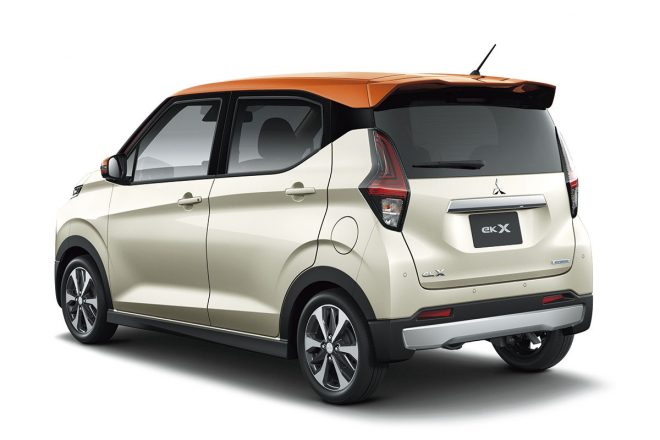 ミツビシeKクロス G Plus Edition(エクステリア:リヤビュー)