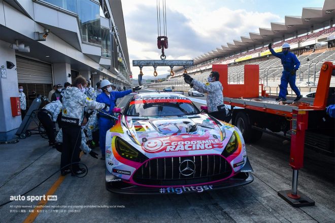 スポーツ走行でまさかのアクシデントに見舞われたグッドスマイル 初音ミク AMG