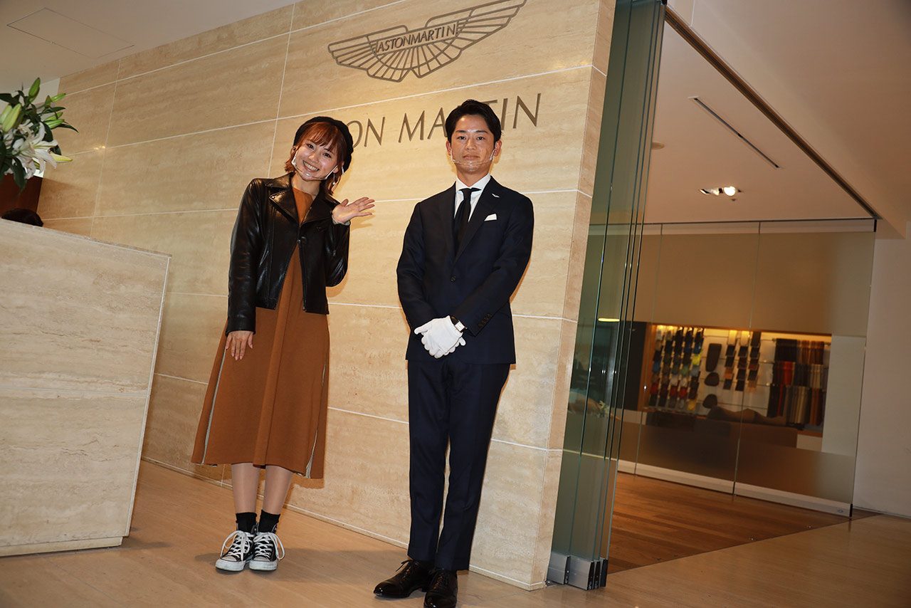 今回 案内してくれたのは アストンマーティン東京の森春彦さん 優しく丁寧にアストンマーティンの魅力を教えてくれました アストンマーティン 東京 にオートスポーツwebナビゲーター 笠原美香が潜入レポート 英国紳士に惚れちゃうゾ の画像 写真 18