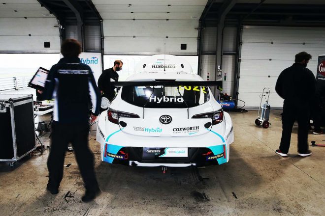 そのSWMは2020年中盤から共通ハイブリッド機構の先行テスト車両として、カローラBTCCを供出している