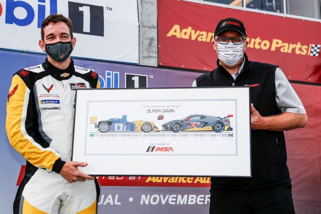 2020年末にコルベット・レーシングを離れたオリバー・ギャビン（左）