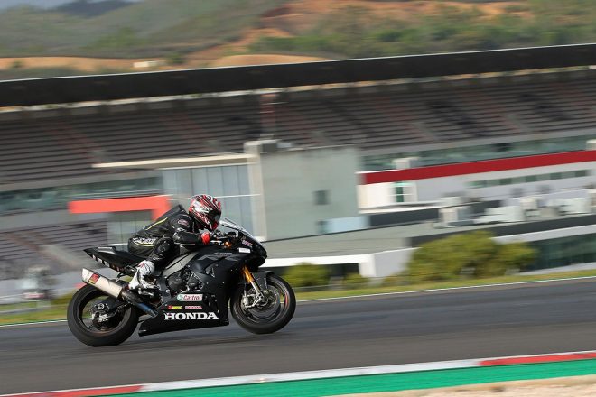 2020年12月にポルティマオで行われたブリティッシュスーパーバイク選手権（BSB）のシェイクダウンテストに参加した水野涼（Honda Racing）