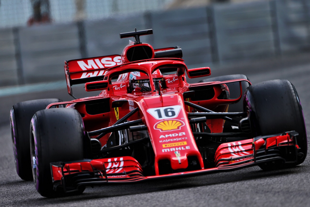 2018年F1アブダビテストでフェラーリSF71Hを走らせるシャルル・ルクレール