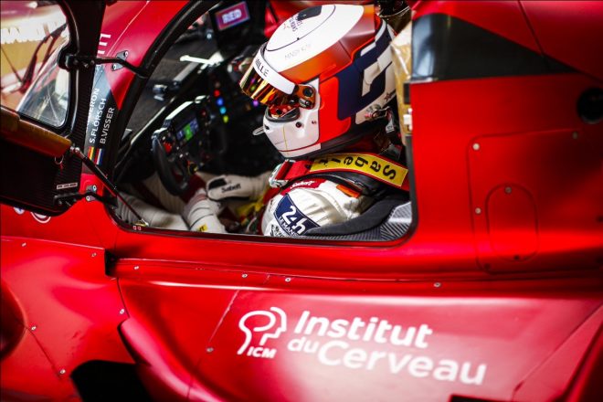 オレカ07・ギブソンのコクピットに収まるタチアナ・カルデロン