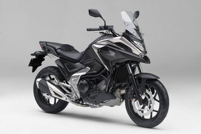 ホンダNC750X（マットバリスティックブラックメタリック）